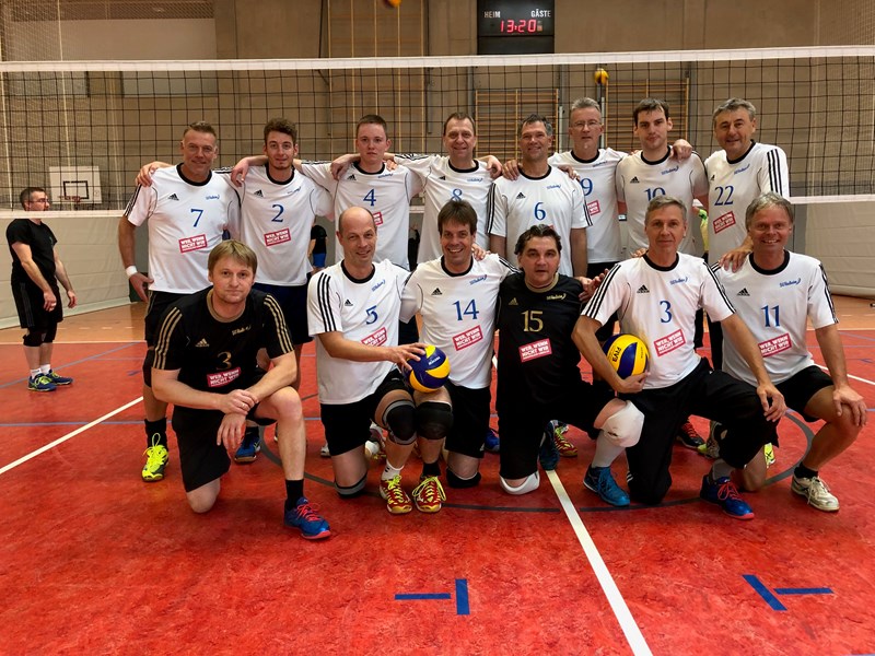 SG Rodheim 3 mit stehend Peter Stößinger-7, Andreas Marcks-2, Basil Oser-4, Joachim Jahr-8, Markus Steinhauer-6, Dr.Dr.Thies Jünger-9, Marcel Franck-10, Paul Jansen-22,  Dr.Detlef Zschiesche-3, Martin Kersten-5, Karsten Rauffmann-14, Hüsi Daglioglu-15, Carsten Thielecke-3, Dr. Christian Albrecht-11